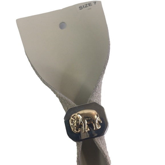 NEW Urban Outfitters Metallic Elephant Signet Ring Size 7 - Picture 5 of 6